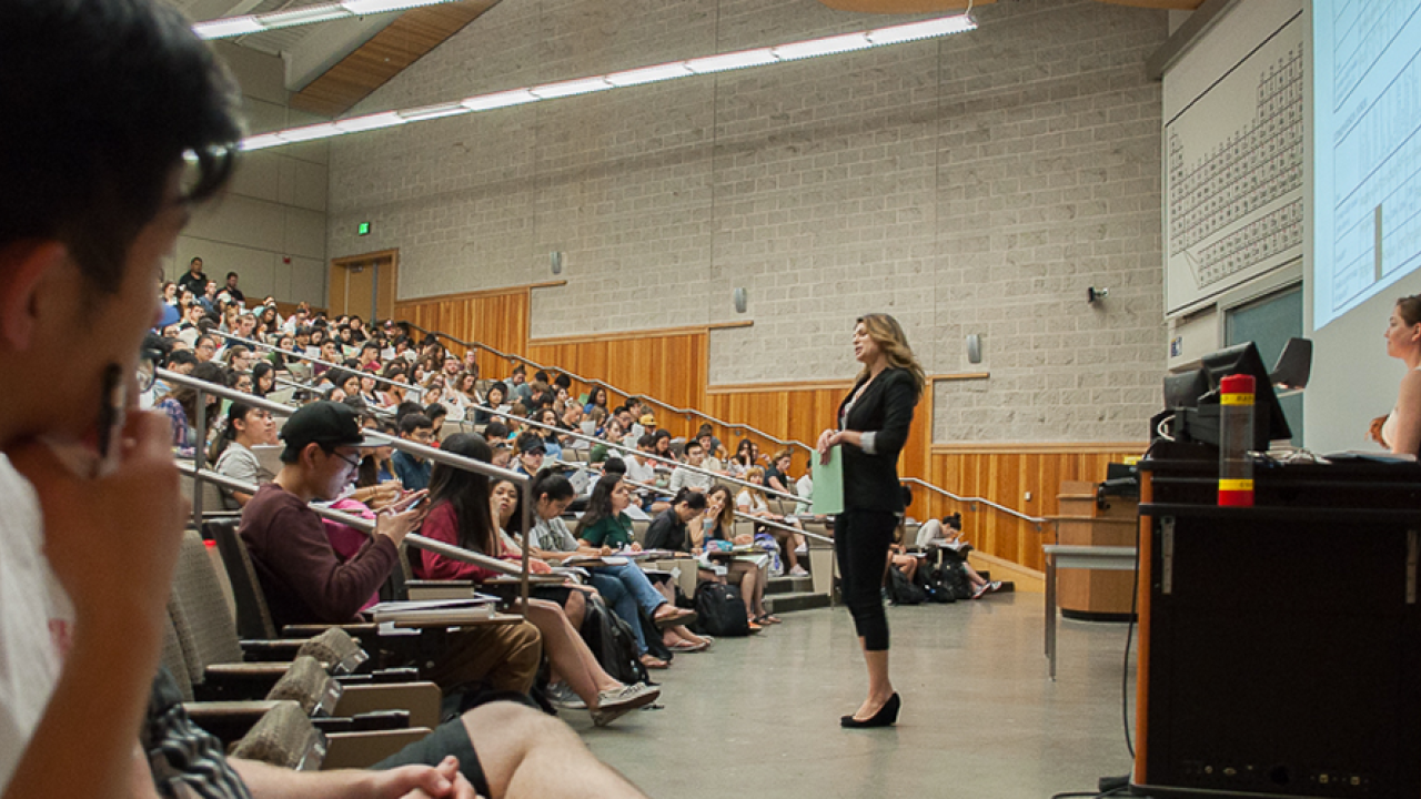 Dr. Jacqueline Bergman teaching Nutrition 10. (photo by Farah Farjood, California Aggie) Dr. Jacqueline Bergman teaching Nutrition 10. (photo by Farah Farjood, California Aggie)